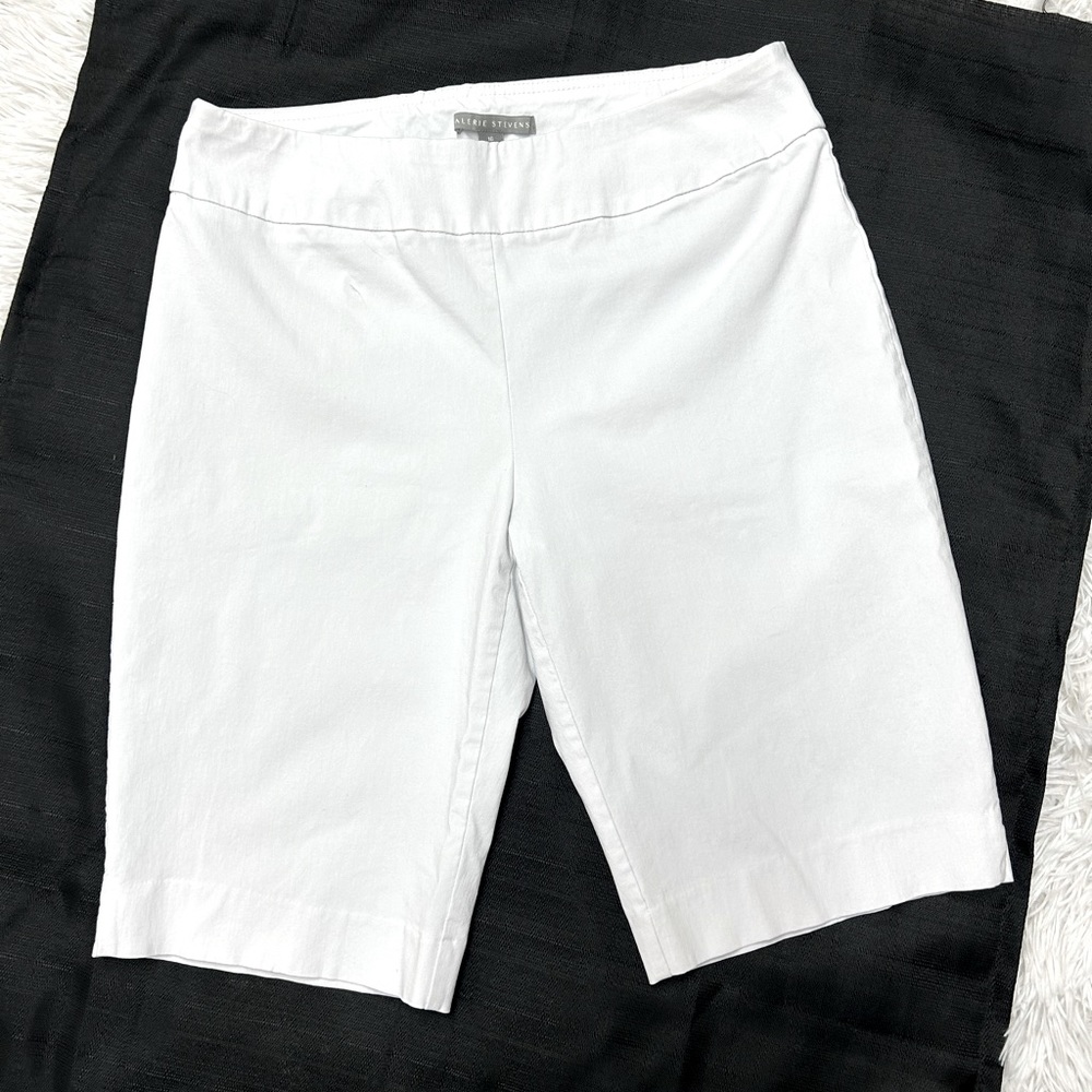 Valerie Stevens Pull on White Stretch Shorts Size 16 or workout shorts!